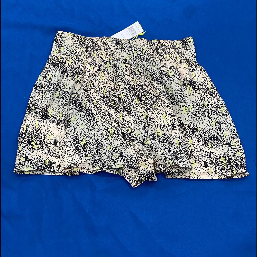 NWT BCBG Printed Skort